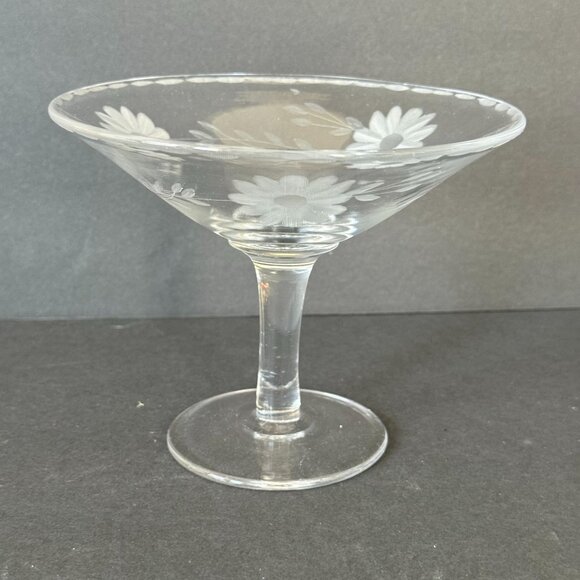 Vintage Clear Glass Etched Candy Dish Daisy & Vine Design 5" - Picture 3 of 5
